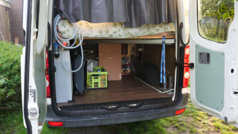 Horizon – Adventurous off-grid bus camper, fully equipped (length bed)