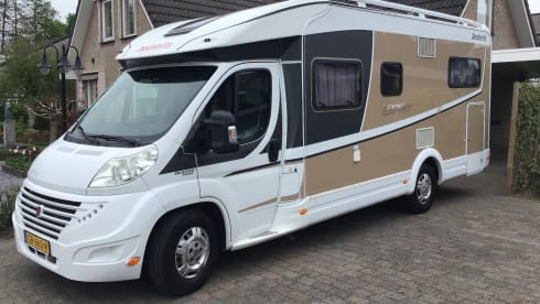 Esprit – 2p Dethleffs semi-integrated camper from 2014