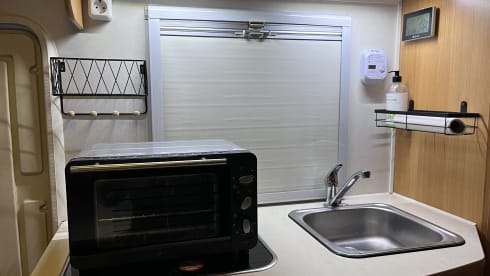 Luxurious neat family camper, 6 seats + belt, fully furnished