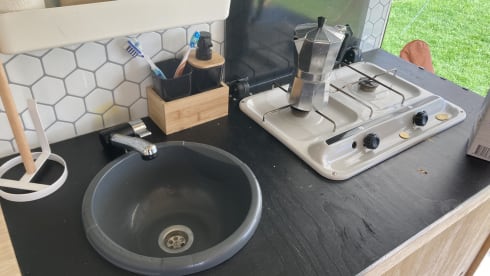 Batmobile  – 2p Peugeot campervan uit 2004