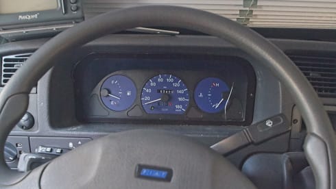 2p Elnagh semi-integrated uit 2001