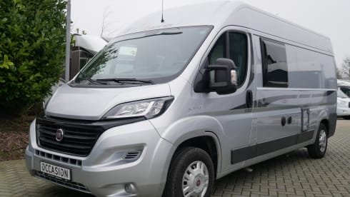 Dreamer D55 6 mtr, 4 sleeping 4 seats, bunk bed, 6 mtr.