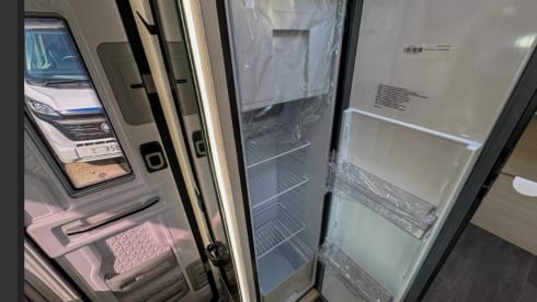 Clifford – Luxury 4 berth Chausson 788 Auto 2025