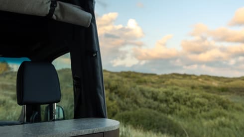 De Suite – 3p Mercedes-Benz campervan from 2024