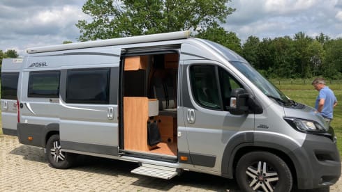Buckies Travel House – 2-seater Fiat bus from 2026