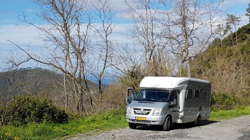 Camper – Camping-car Hymer, 2 personnes, tout équipé
