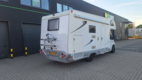 Huisje op wielen – 4p Fiat alcove from 2009