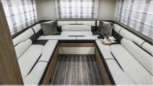 Wanderer – 6 berth Roller Team semi-integrated from 2022 Automatic