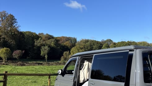 Christian – Volkswagen campervan met 4 slaapplaatsen vanaf 2026