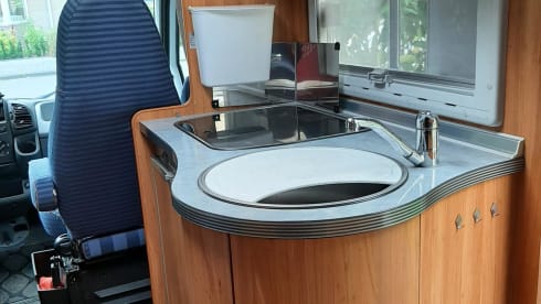 Mr. Blue  – Bürstner Merano with air conditioning and fixed bed 2005