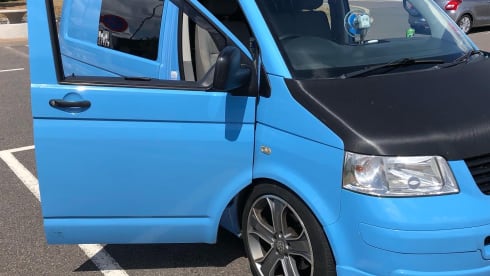 Bluebell – VW T5 pop top 4 posti letto.