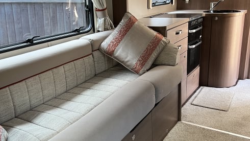 The Tardis – 2 berth Coachbuilt motorhome - Pets Welcome