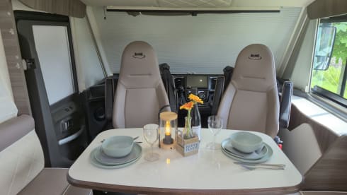 Exclusive 4-seater Integrated – McLouis Carat 873G (2024)