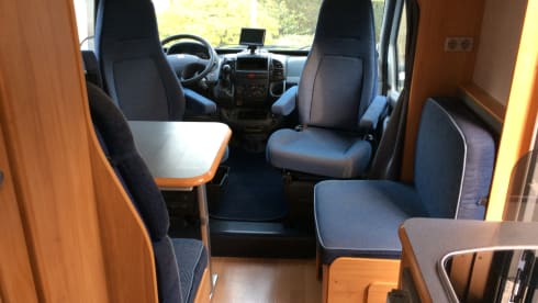 Beautiful spacious Adria Coral 660 SL