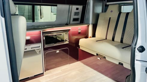 Violet – 4 berth Volkswagen Campervan 2020 - Brand new conversion