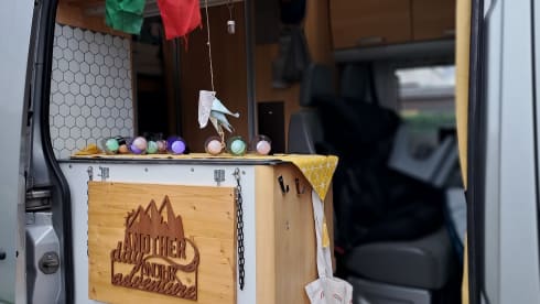 Donna – Adventurous 2p (+2 in tent) Volkswagen bus from 2015