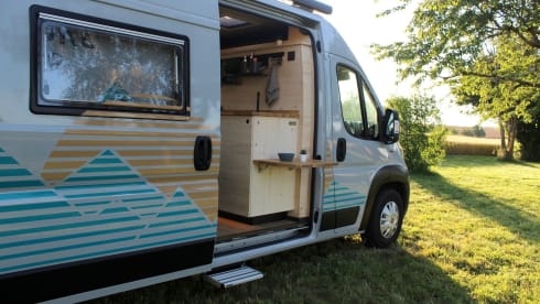 VAN bergen – Schön gestalteter Allround-Camper mit viel Platz im Innenraum