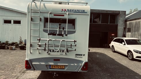 Veel plezier – 4p Adria Mobil alcove from 2004