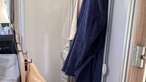 Camper FIER – Spacious 2/3 person Camper (Carado T447) from 2018 with standing height 2.08m