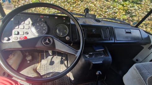 Beautiful vintage Mercedes campervan for hire with Airco