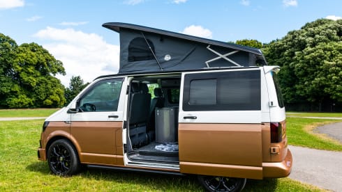 Floki – Luxury 4 berth Volkswagen campervan 2017