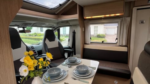 Sunlight T64 - camping-car spacieux - liberté absolue