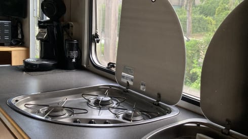 Nice 6 person Knaus Sun Traveler family camper