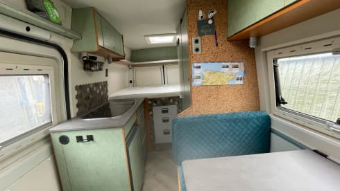 Ollie – 2p Volkswagen bus from 2004