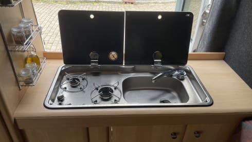 Simpele, betrouwbare camper – 2p Renault campervan from 2012