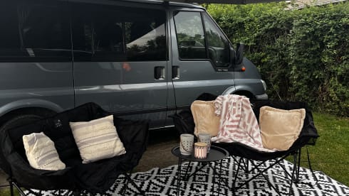 4p Ford campervan uit 2003