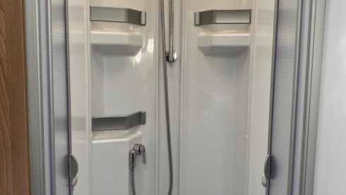 Beautiful luxury Burstner IXEO 680