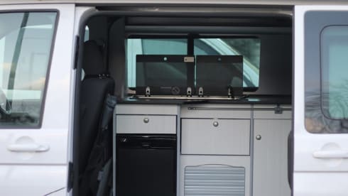 Sunny Scotland Campers  – Volkswagen transporter, sleeps 2 and pet friendly
