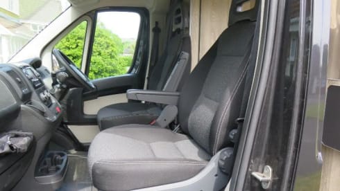 Pippa – 2 berth Peugeot campervan.