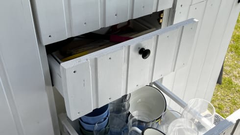 Busje naar Zuid Lara – Wonderful self-built camper bus for 2p