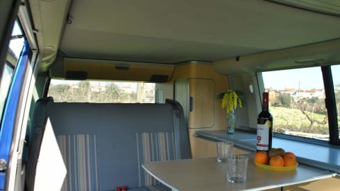 California Skyblue – Camping-car VW | 4 personnes | Portugal | kilométrage gratuit