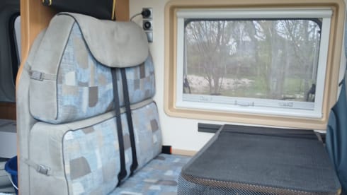 ijsbreker – 3p Adria Mobil bus uit 2008