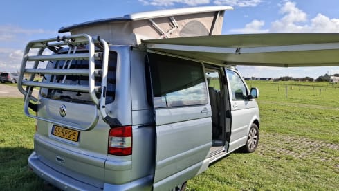Lizzy – 4p Volkswagen bus from 2007