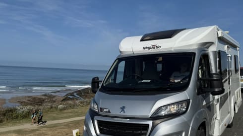 Tilly – 4 berth Spacious and comfortable with fixed french bed