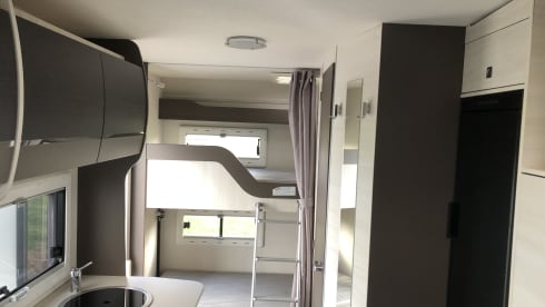 HappyCamper – On holiday with a 6-person Chausson Alcove Camper from 2018?