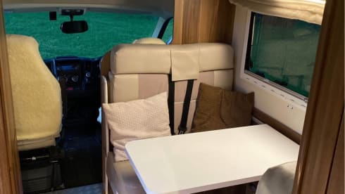Maddie – Luxurious 6 berth Roller Team 746 from 2018