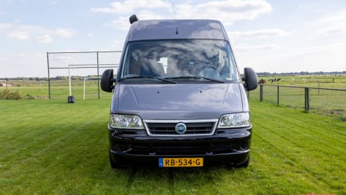 Beautiful bus camper from 2005