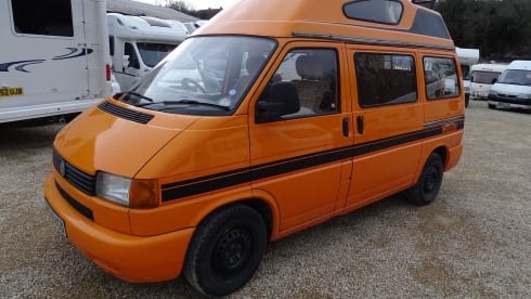 Cynthia – Cynthia our outrageously Orange VW camper