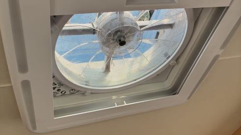 Comfortabele 4p Dethleffs integraal 2002