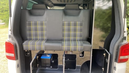 4 berth Volkswagen bus from 2012