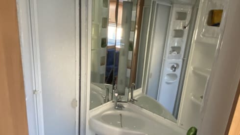 Hobby 595 alcove for 4/5 people