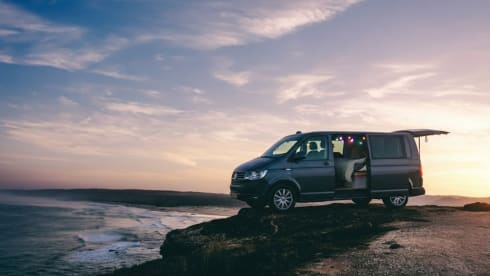 Carlos – 2p Volkswagen campervan uit 2024