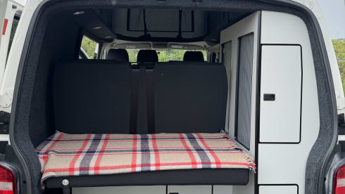 🤎 NOVA 🤎 – 4 berth Volkswagen campervan from 2019