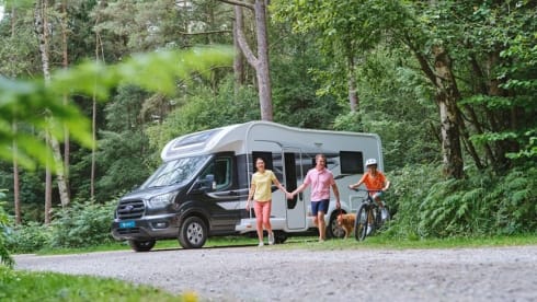 HSN – Swift semi-geïntegreerde camper met 5 slaapplaatsen vanaf 2025