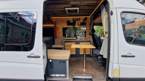 Tough 2 person bus camper - Off-grid