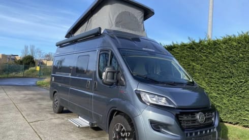 Luxe Hymer campervan 4p met daktent